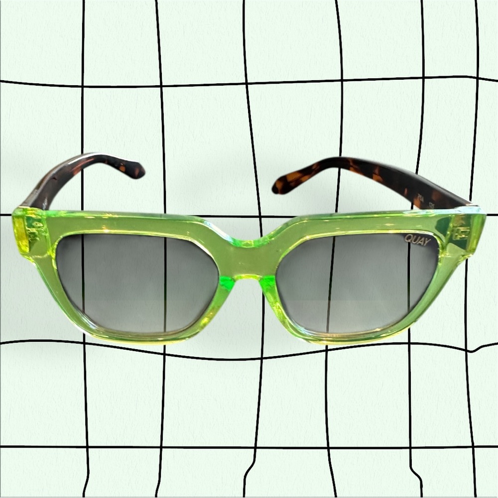 Quay Two-tone Wayfairer-Style Sunnies - Picture 3 of 7
